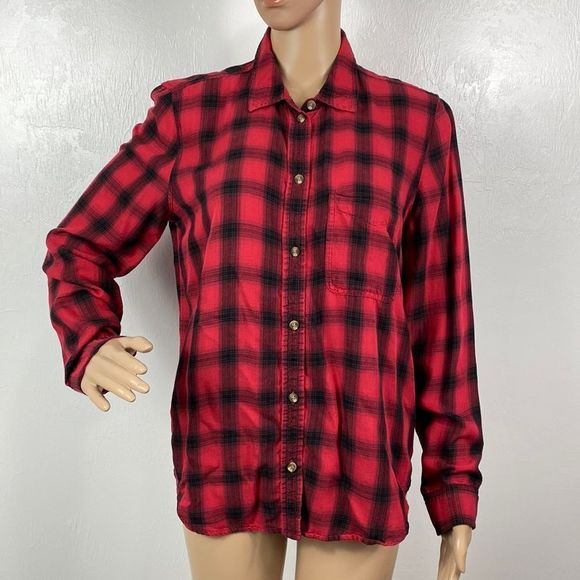 American Eagle Outfitters Tops - American Eagle Outfitters plaid flannel boyfriend fit button down shirt size M